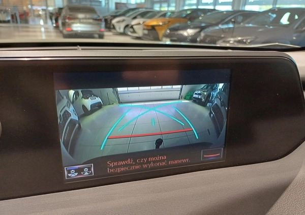 Lexus UX cena 145000 przebieg: 73343, rok produkcji 2020 z Chodzież małe 254